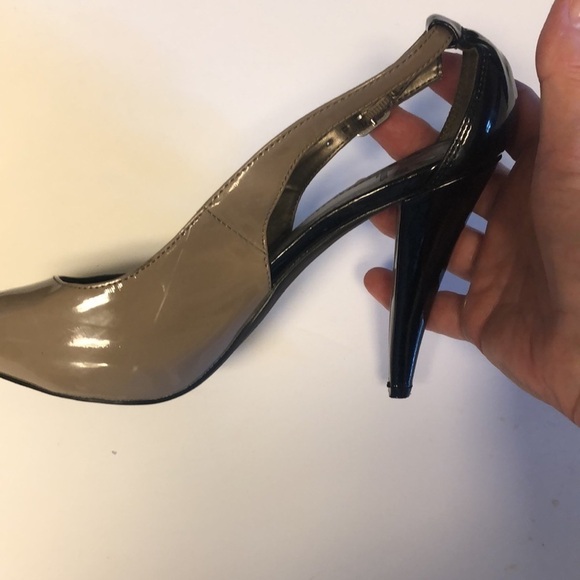Fergalicious tan and black patent heels, sz 7 .5 - Picture 2 of 9